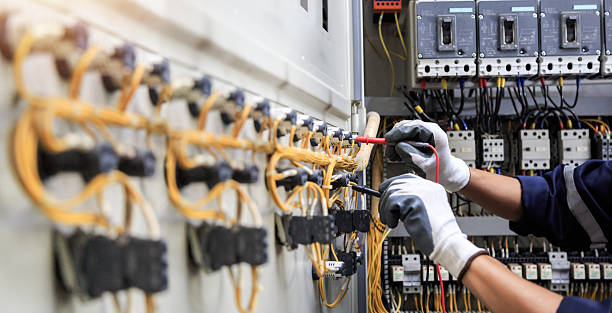 Professional Electrician technician working in Pecatonica, IL